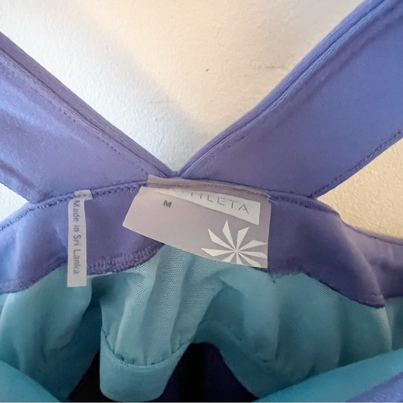 Athleta Second Glance Blue Athletic Tank Top 903765 Size Medium - Picture 4 of 10